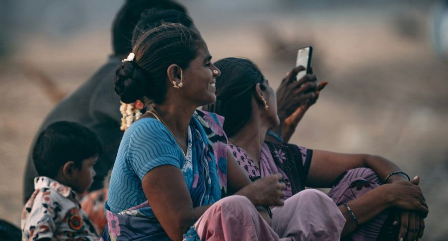 Najludniejszy kraj na świecie ingeruje w media społecznościowe. Wzięli się za treści naruszające prawo