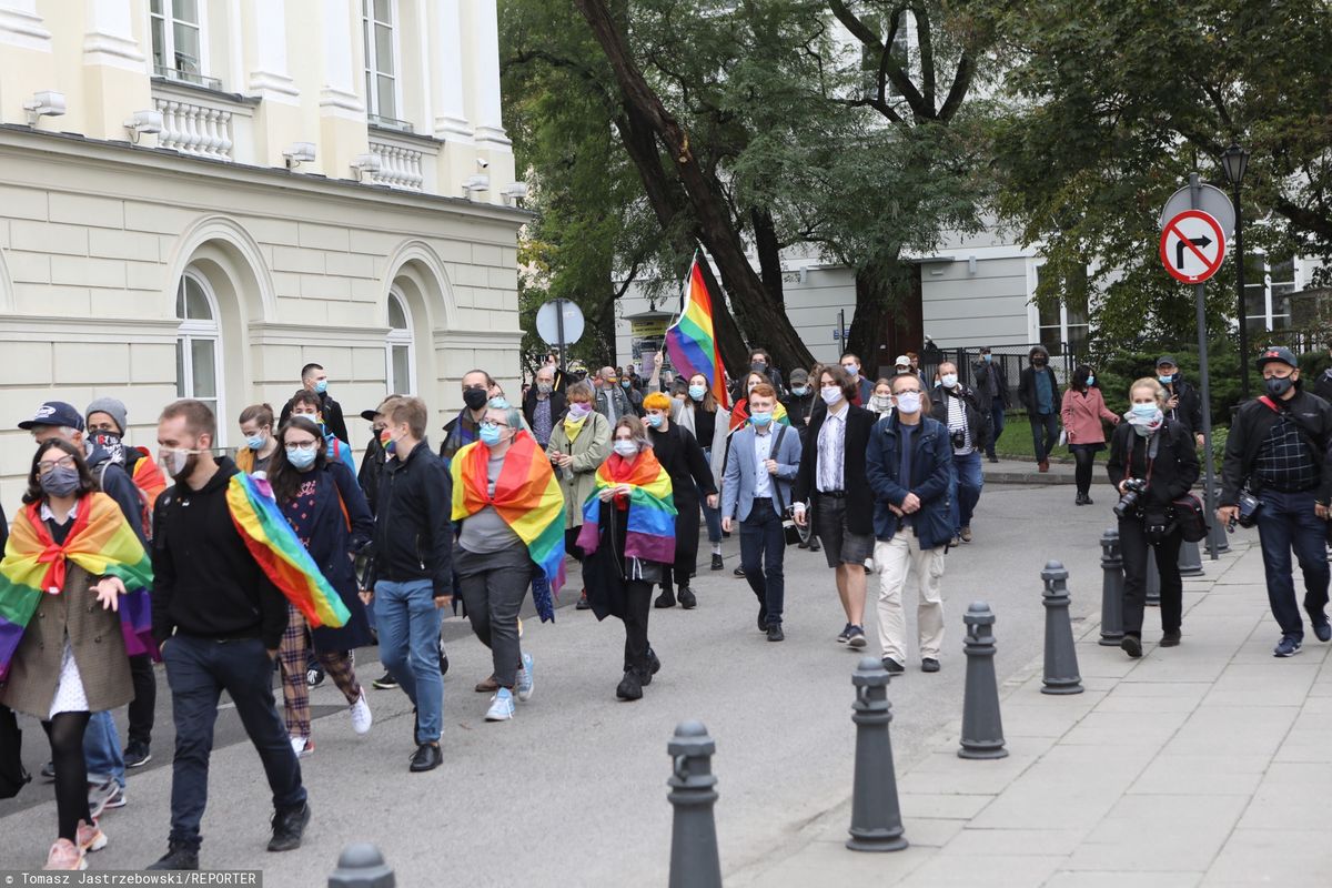 Warszawa. Protest studentów przed gmachem UW