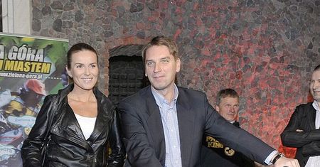 Lis wreszcie PODPISAŁ UMOWĘ z TVP!