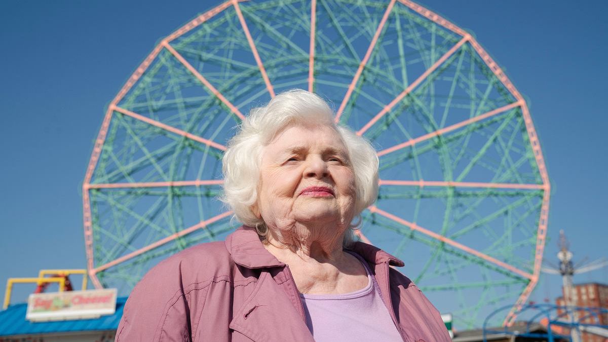 June Squibb w filmie "Eleanor wspaniała"