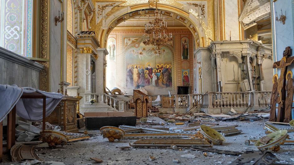 Zniszczenia po rosyjskim ataku w Soborze Przemienienia Pańskiego w Odessie