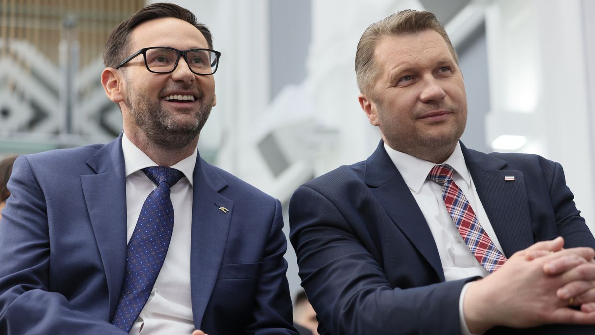 Daniel Obajtek, Przemys�aw Czarnek
Warszawa, 31.05.2023. Prezes PKN Orlen Daniel Obajtek (L) oraz minister edukacji i nauki Przemys�aw Czarnek (P) podczas konferencji prasowej w siedzibie MEiN w Warszawie, 31 bm. Temat spotkania: "Og�oszenie powstania Europejskiego Centrum Kszta�cenia Kadr dla Energetyki J�drowej (ECKKJE)". (amb) PAP/Leszek Szyma�ski
Leszek Szyma�ski
ECKKJE, energetyka, energia, Europejskie Centrum Kszta�cenia Kadr dla Energetyki J�drowej, konferencja prasowa, MEiN, nauka, polityka