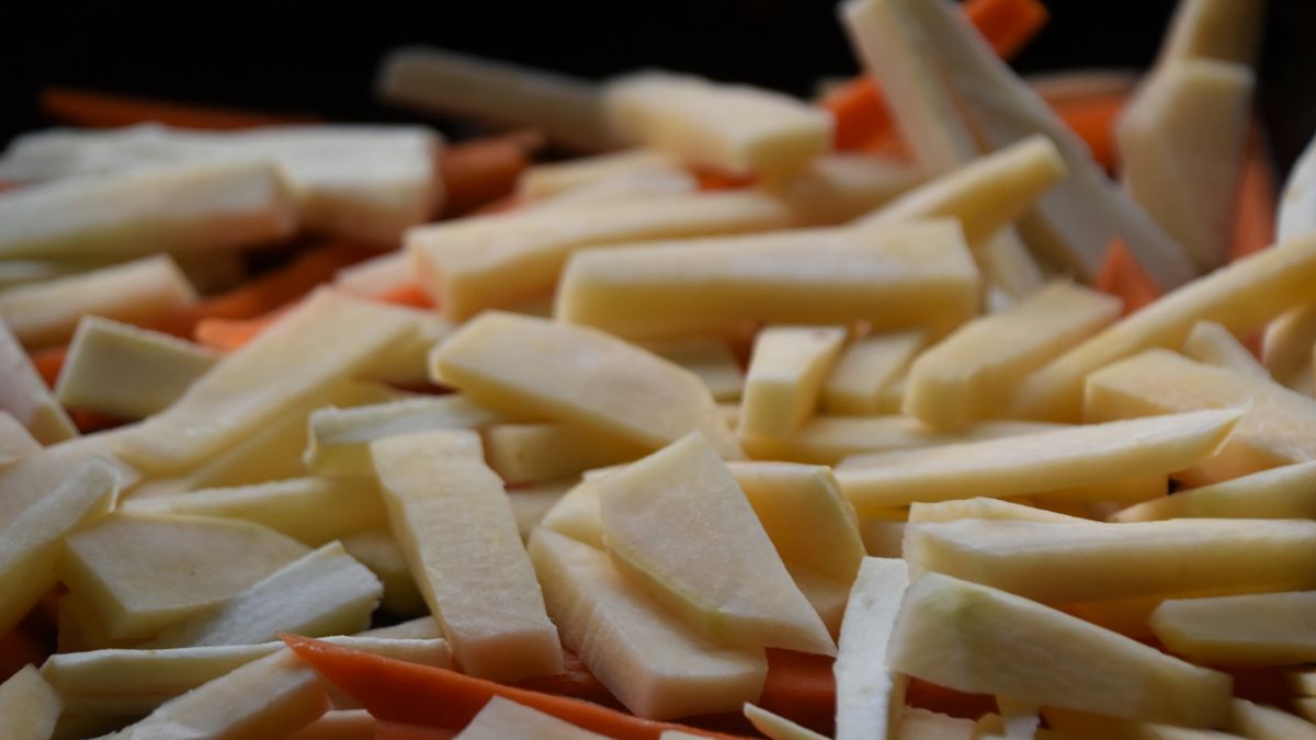 Vegetables Ready To Roast
Sliced up Carrot Turnip and Parsnip in the roasting tin ready to go into the over for Christmas lunch. Captured in close up on Christmas day 2021 while preparing lunch.
Christine Rose Photography