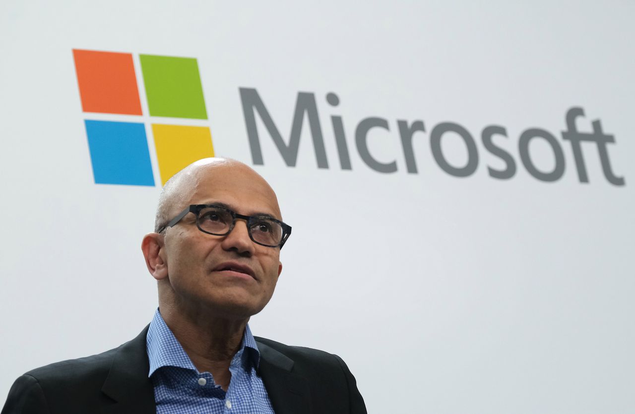 Satya Nadella widzi potencjał w zakupie TikToka, albo chociaż jego części /fot. GettyImages