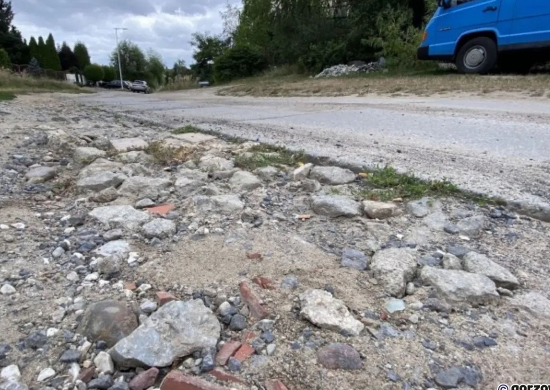 Mieszkańcy w Gorzowie od lat wskazują na fatalny stan drogi