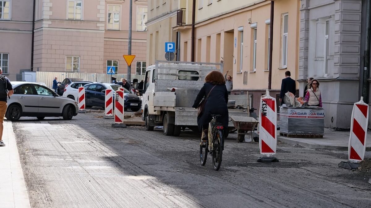 Prace drogowe na ul. Niecałej