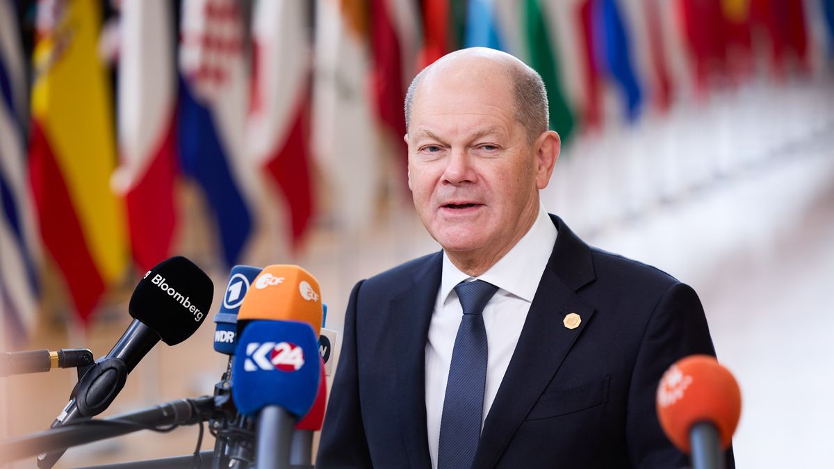 Olaf Scholz, Germany's chancellor, arrives for a summit of European Union leaders in Brussels, Belgium, on Thursday, Feb. 1, 2024. The bloc is bracing for a show-down with Hungarian Prime Minister Viktor Orban, the EU leader closest to Russian President Vladimir Putin, at the summit. Photographer: Ksenia Kuleshova/Bloomberg via Getty Images
