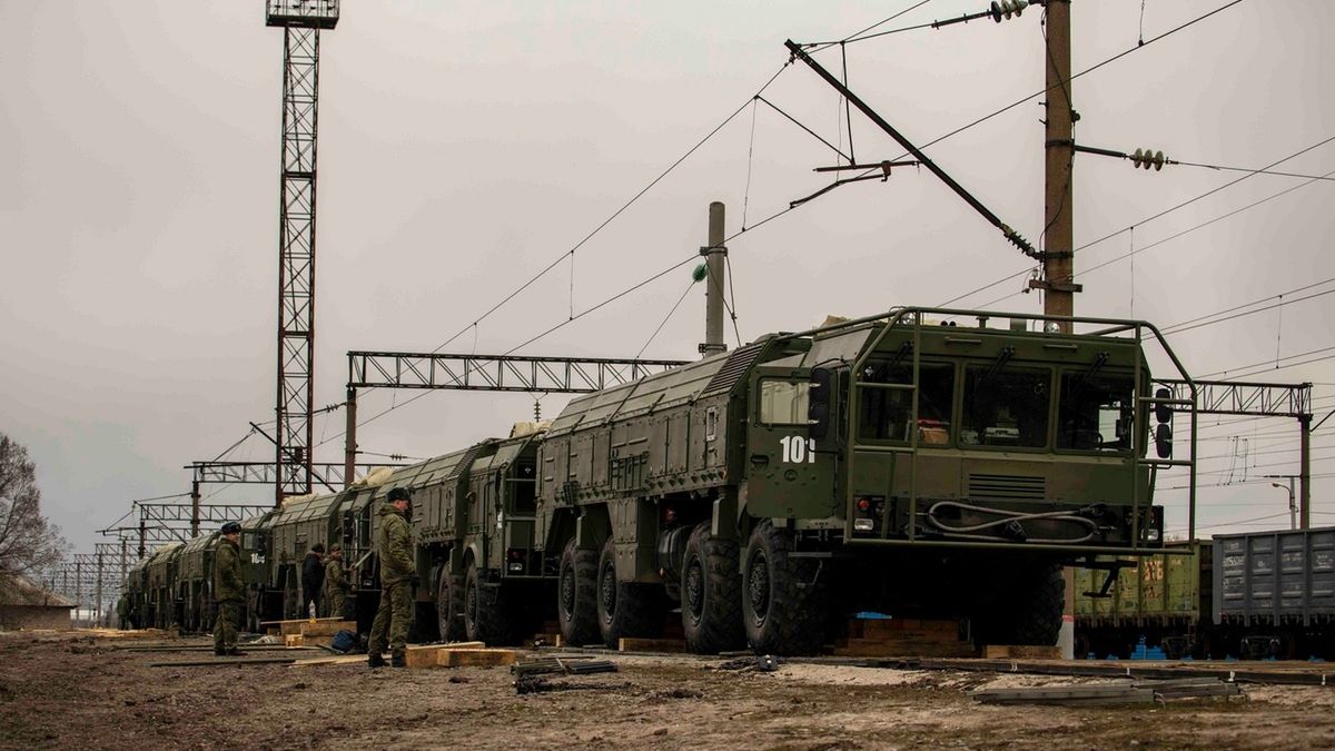 Rosja zwiększa siły na granicy z Ukrainą