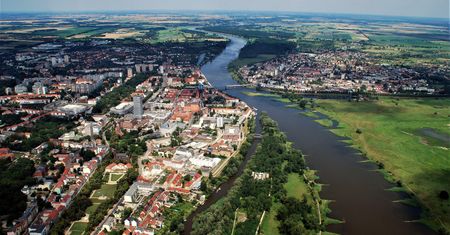 #Pogranicze. Jedna rzeka, dwa pomysły