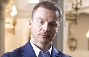 Krystian Wieczorek gospodarzem programu w kanale ID