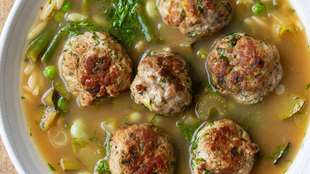 Zupa minestrone z pulpetami