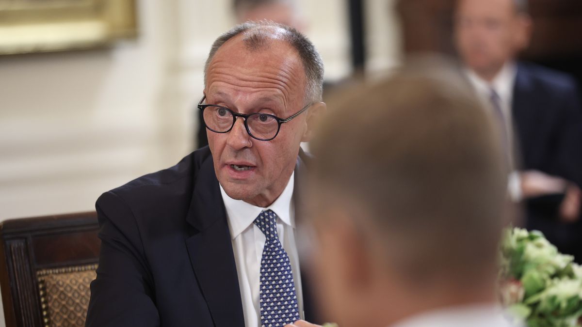 WASHINGTON, DC - AUGUST 18: German Chancellor Friedrich Merz speaks during a meeting with U.S. President Donald Trump, Ukrainian President Volodymyr Zelensky and European leaders at the White House on August 18, 2025 in Washington, DC. President Trump hosted President Zelensky at the White House for a bilateral meeting and an expanded meeting with European leaders to discuss a peace deal between Russia and Ukraine.  (Photo by Win McNamee/Getty Images)