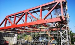 Wrocław. Trasa Autobusowo-Tramwajowa coraz bliżej. Dźwigary wiaduktu już są