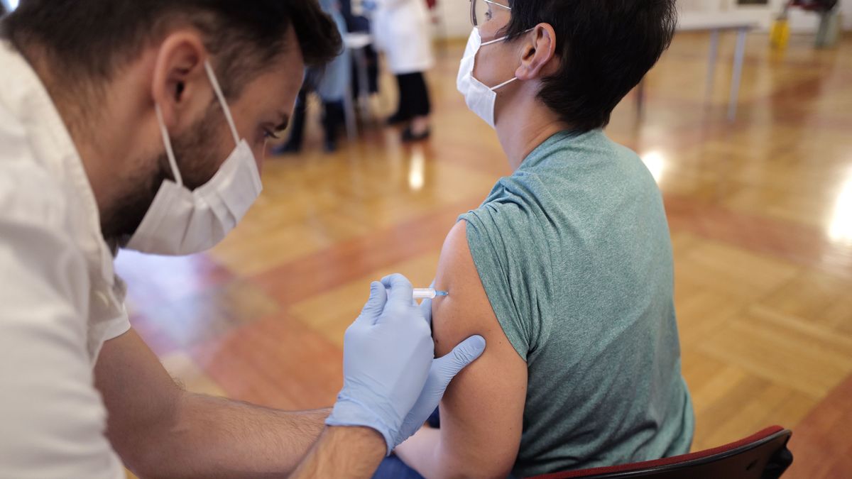 Rząd podaje szczegóły programu szczepień w firmach.