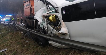 Tragiczny wypadek w Małopolsce. Nie żyją dwie osoby, kilku rannych