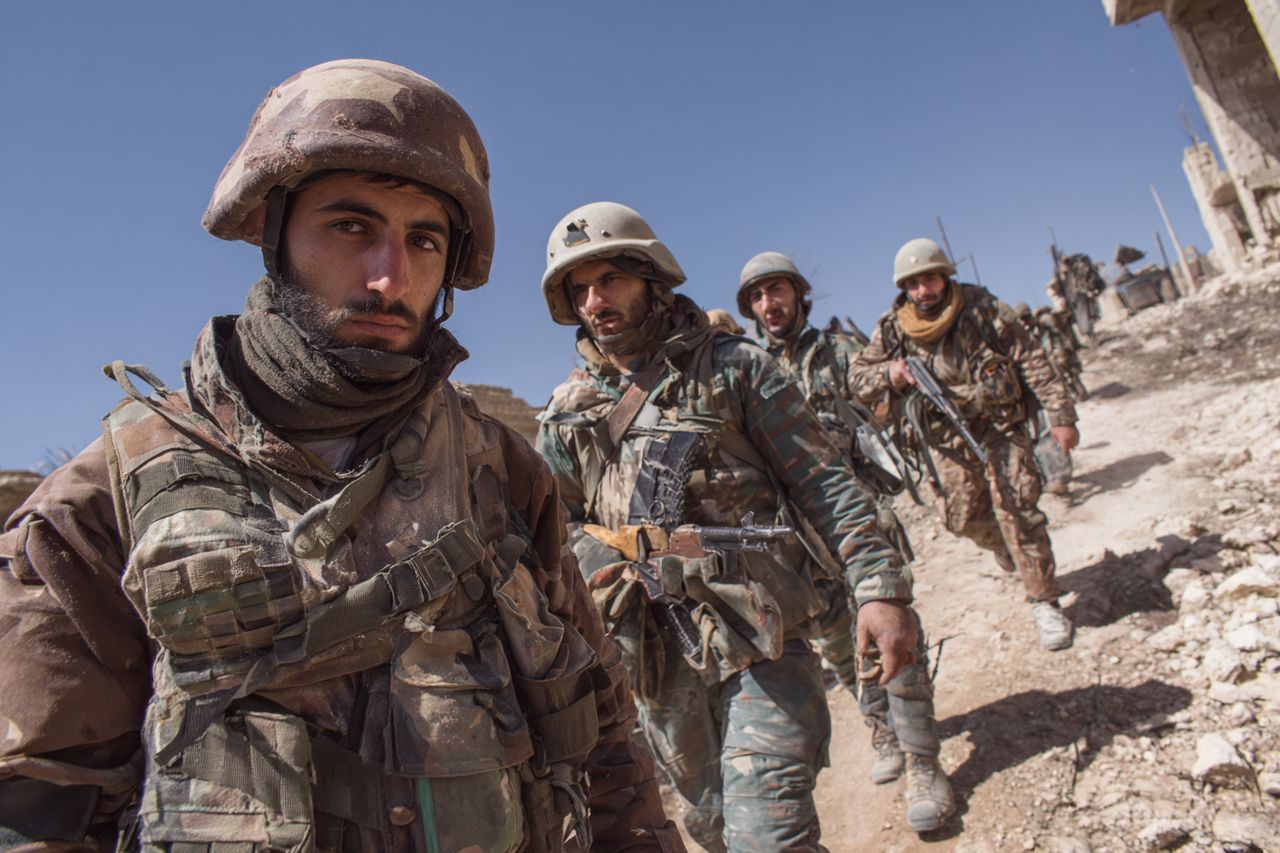 Czołgi wracają pod Aleppo. Syryjska armia zajmuje tereny po wycofaniu Kurdów