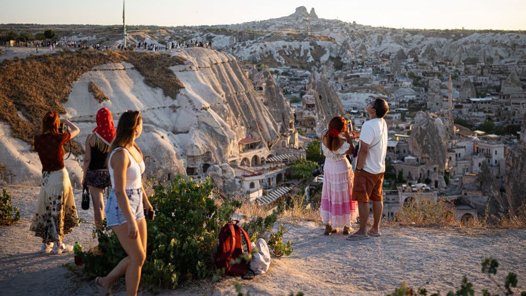 Turyści odwiedzają Kapadocję o każdej porze roku