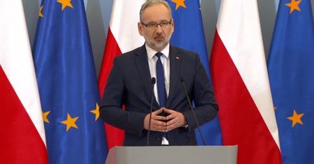 Minister zdrowia ogłosił luzowanie obostrzeń. Co zmieni się po 1 marca?