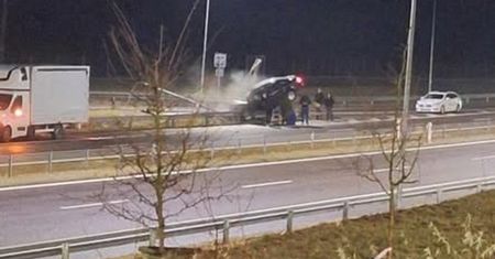 Wypadek nad ranem. Kierowca uderzył w poduszkę zderzeniową