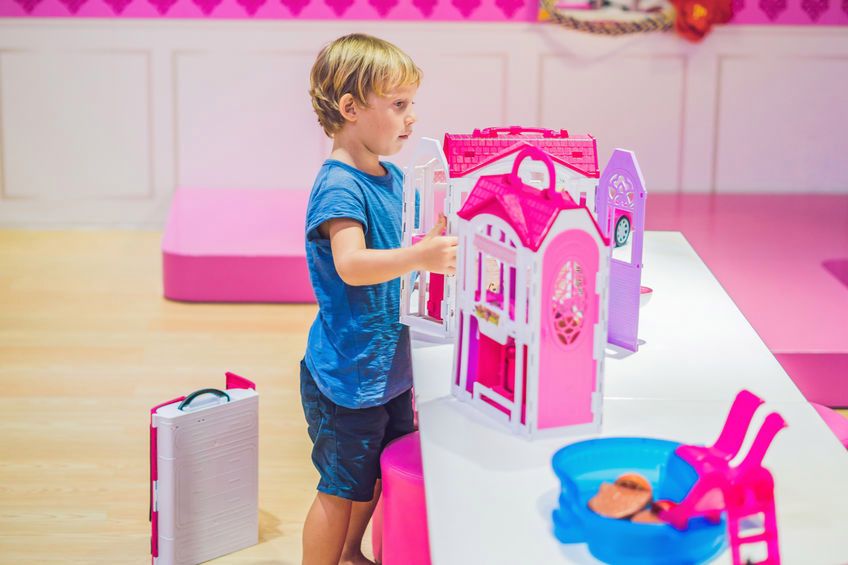 Chłopcy też mogą bawić się lalkami