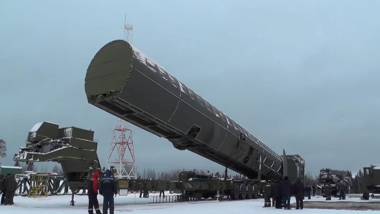 Rosjanie przeprowadzili nieudany test RS-28 Sarmat? To potężny pocisk balistyczny