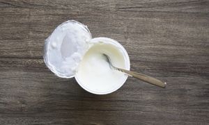 Udaje zdrowy jogurt. Kardiolożka przed nim przestrzega