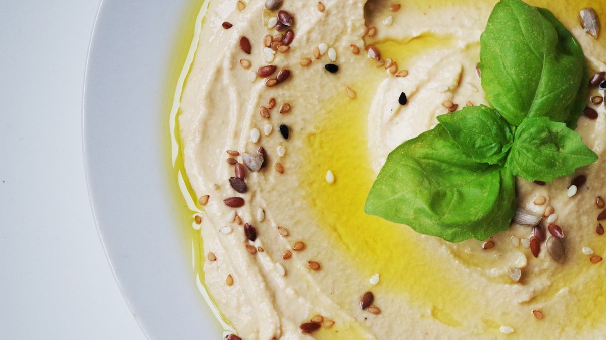 Hummus przebojem wdarł się do naszych lodówek