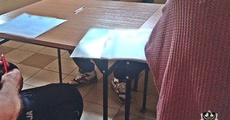 Policyjny pościg za recydywistą. W ogóle nie powinien wsiadać za kółko