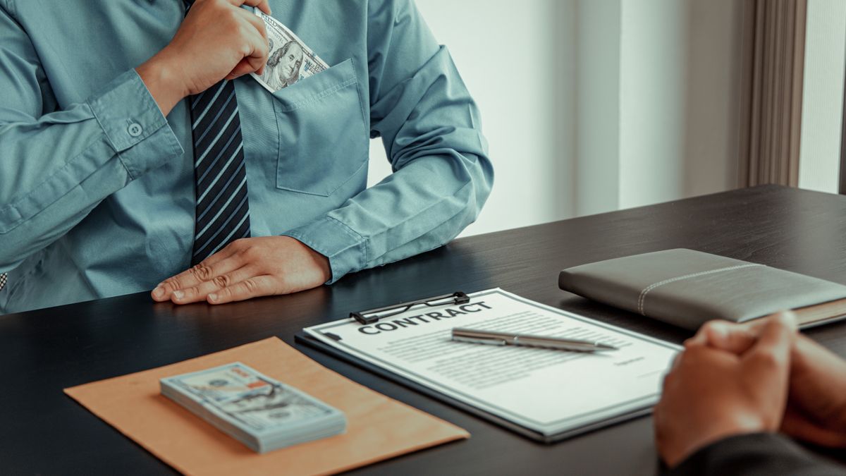 Problem szarej strefy się nasila.