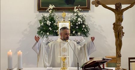 Pamiętacie księdza-kulturystę? Pokazał formę. Można się przestraszyć
