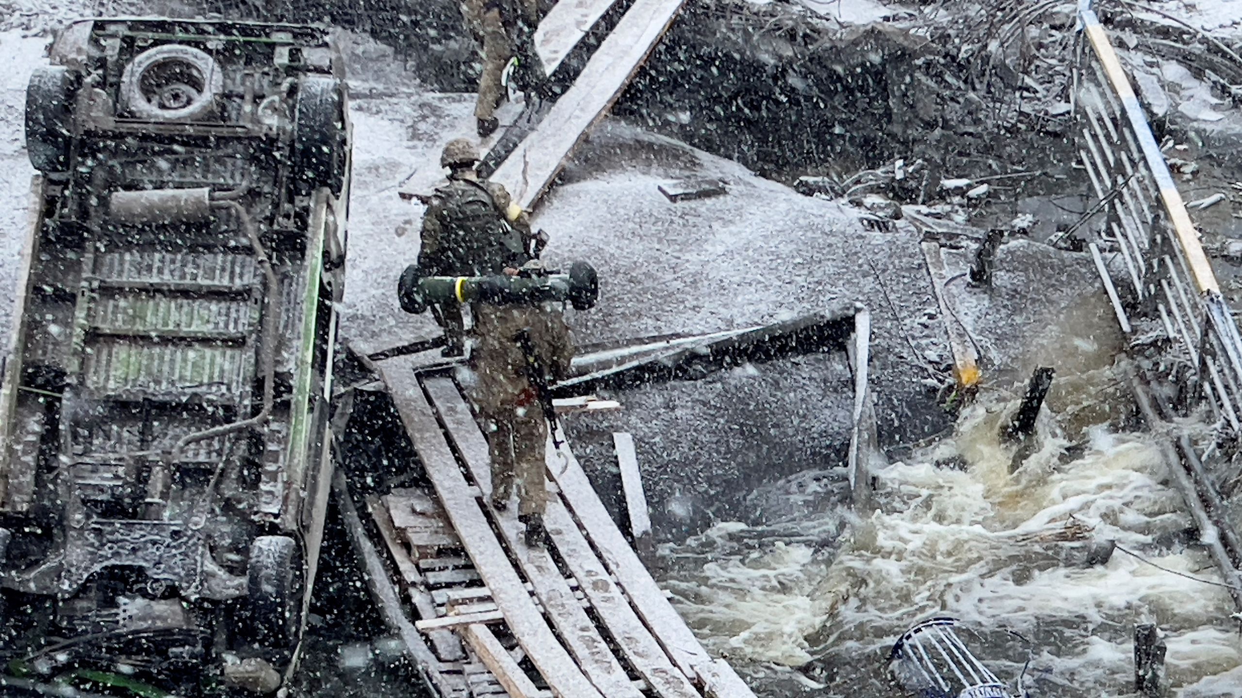 W Ukrainie spadł pierwszy śnieg. Może to spowolnić działania ukraińskiej armii