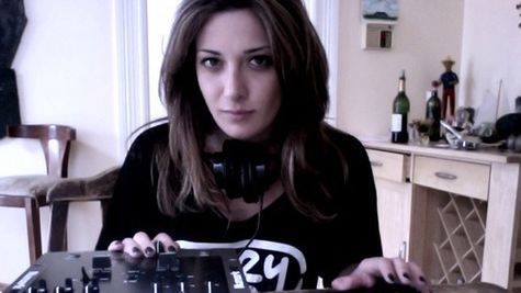 Piękna kobieta + iPad = iPad DJ [ wideo] 1