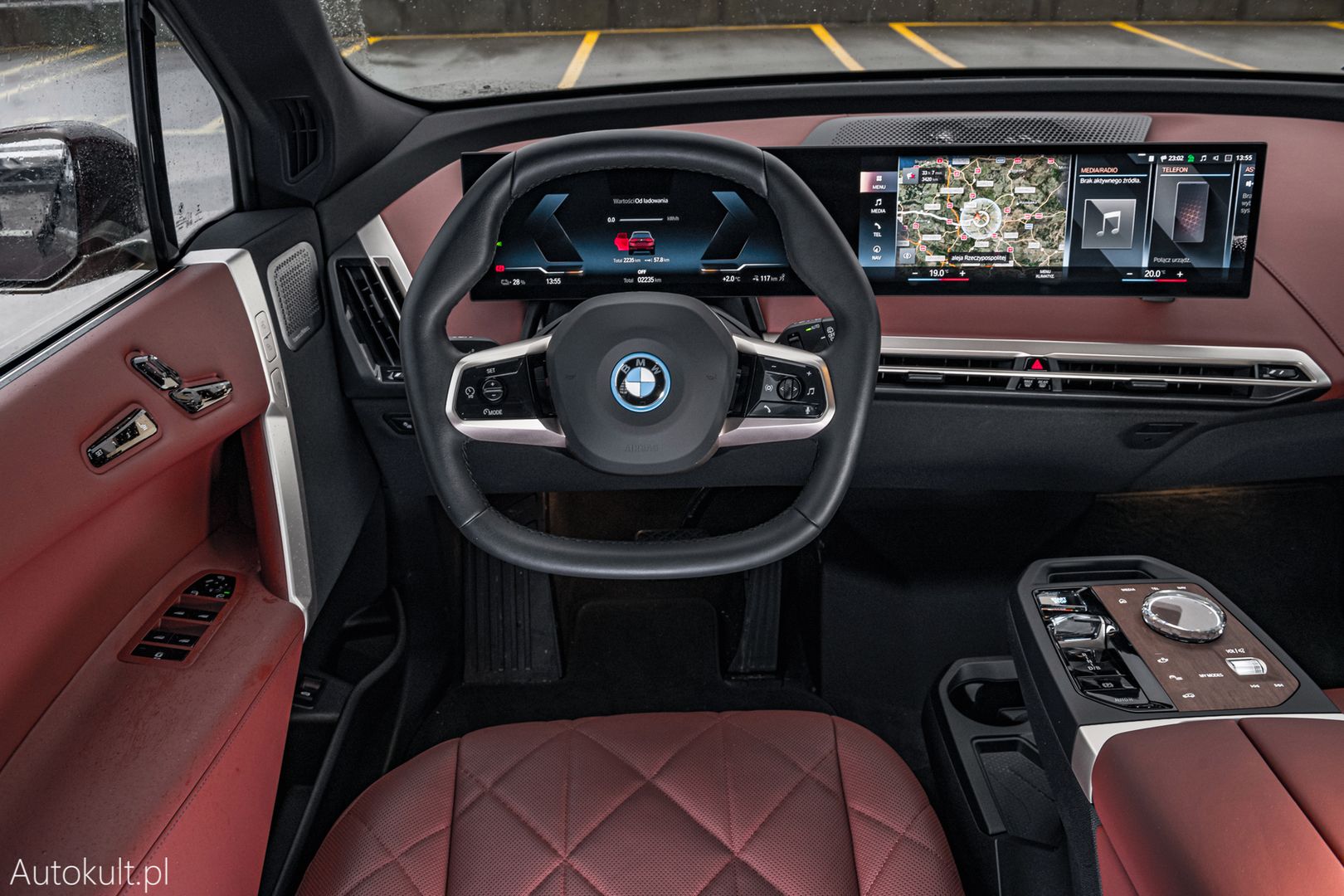BMW iX