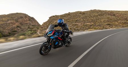 BMW M 1000 XR rozszerza grono jednośladów M Sport. W końcu oficjalnie