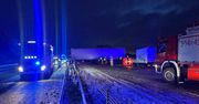 Złotoria: Śmiertelne zdarzenie na S8. Osobówka uderzyła w naczepę