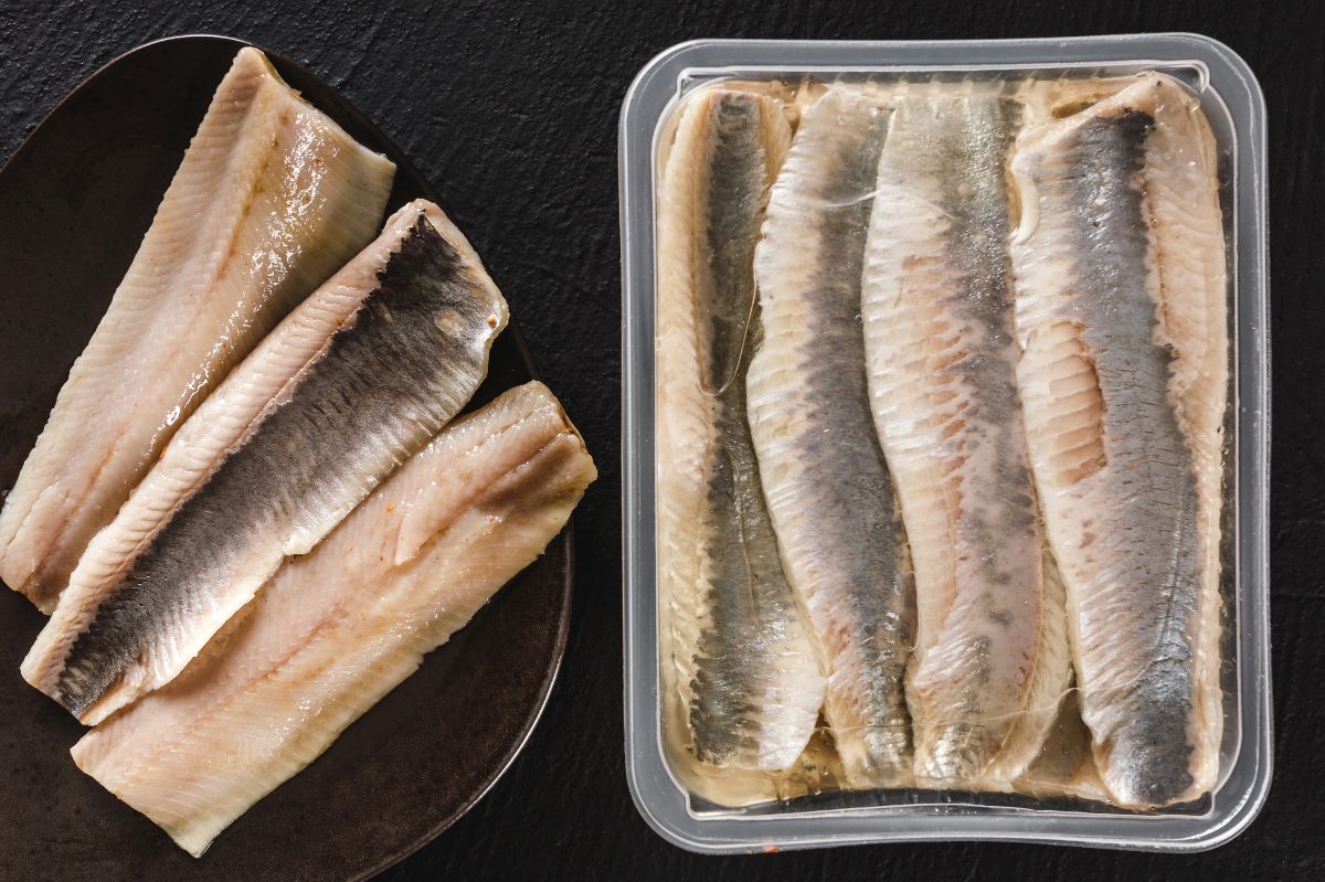 Simple trick reveals the perfect soaking time for herring: The finger method