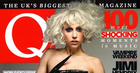 Lady Gaga TOPLESS!