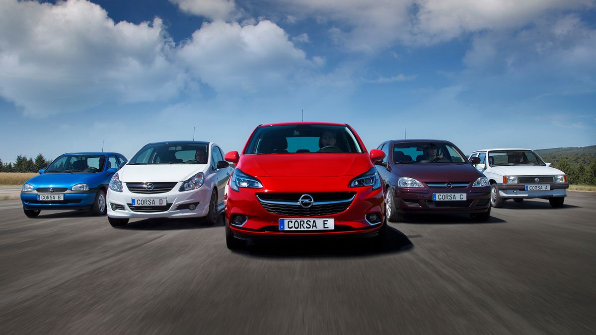 Wszystkie generacje Opla Corsy razem, z najnowszą na czele.