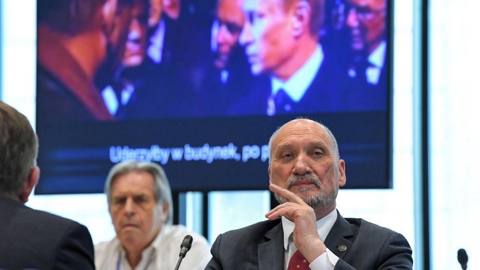 Katastrofa smoleńska.W sejmie doszło do starcia pomiędzy Antonim Macierewiczem a Maciejem Laskiem