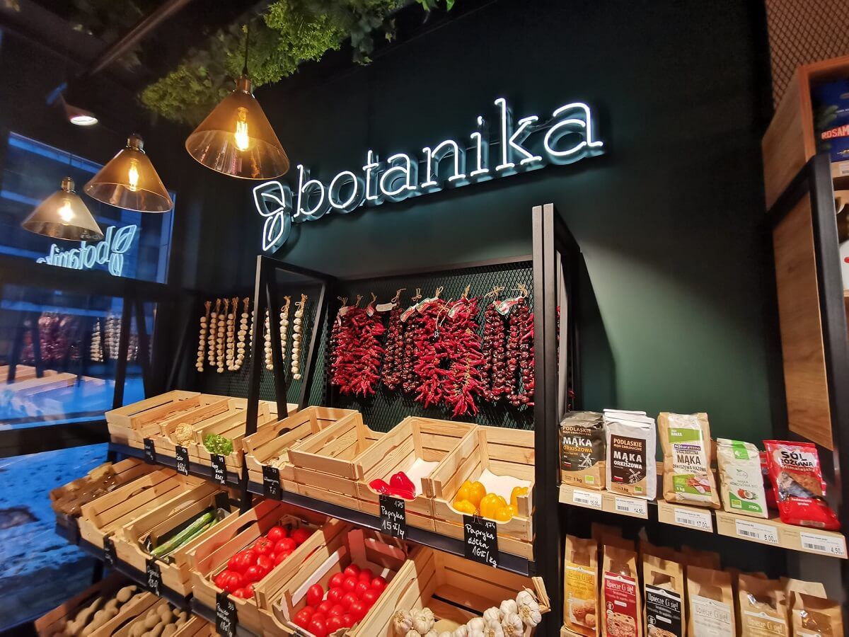Owoce i warzywa dostępne w delikatesach Botanika