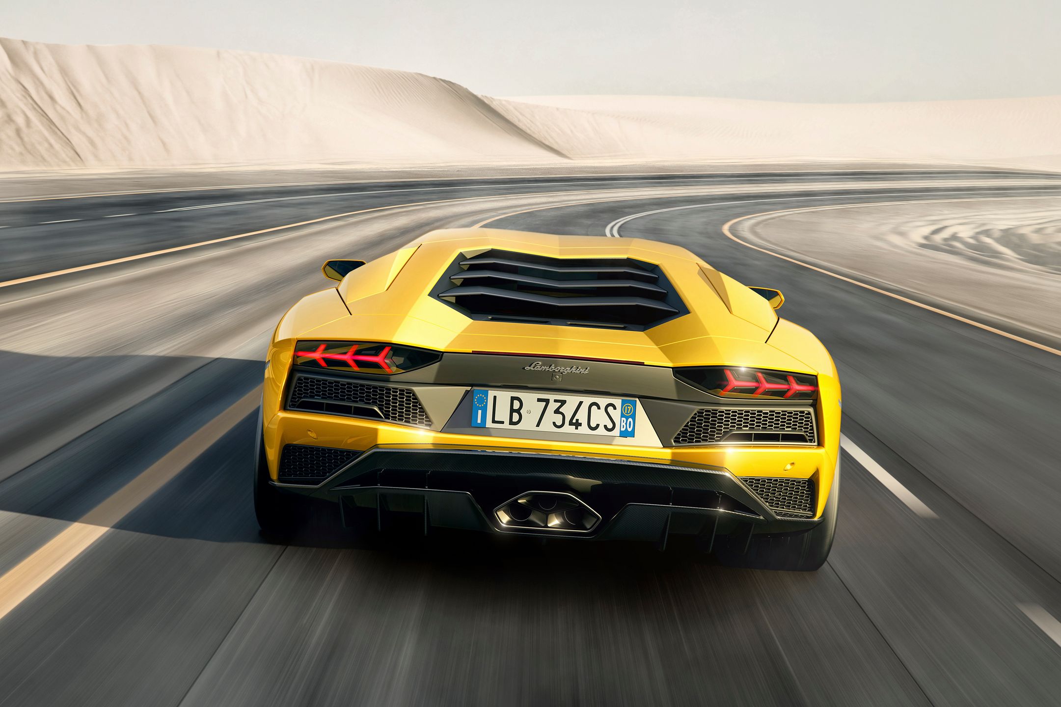 Lamborghini Aventador 2