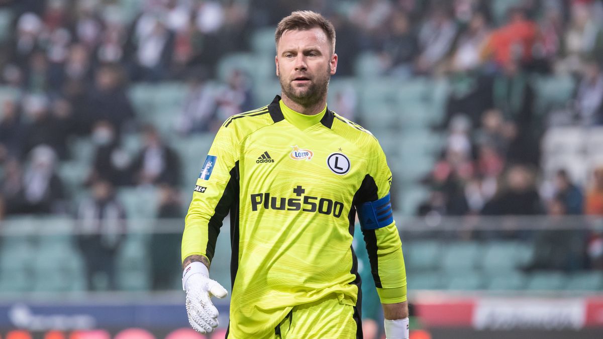 WARSAW, POLAND - 2021/12/15: Artur Boruc of Legia in action during the Polish PKO Ekstraklasa League match between Legia Warszawa and Zaglebie Lubin at Marshal Jozef Pilsudski Legia Warsaw Municipal Stadium.(Final score; Legia Warszawa 4:0 Zaglebie Lubin). (Photo by Mikolaj Barbanell/SOPA Images/LightRocket via Getty Images)