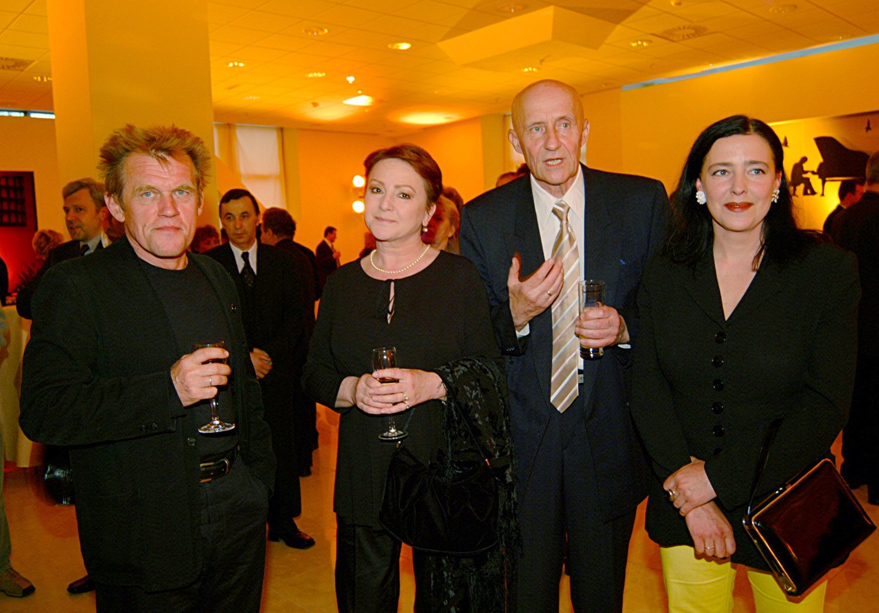 Małgorzata Niemirska, Marek Walczewski i Ewa Telega z mężem