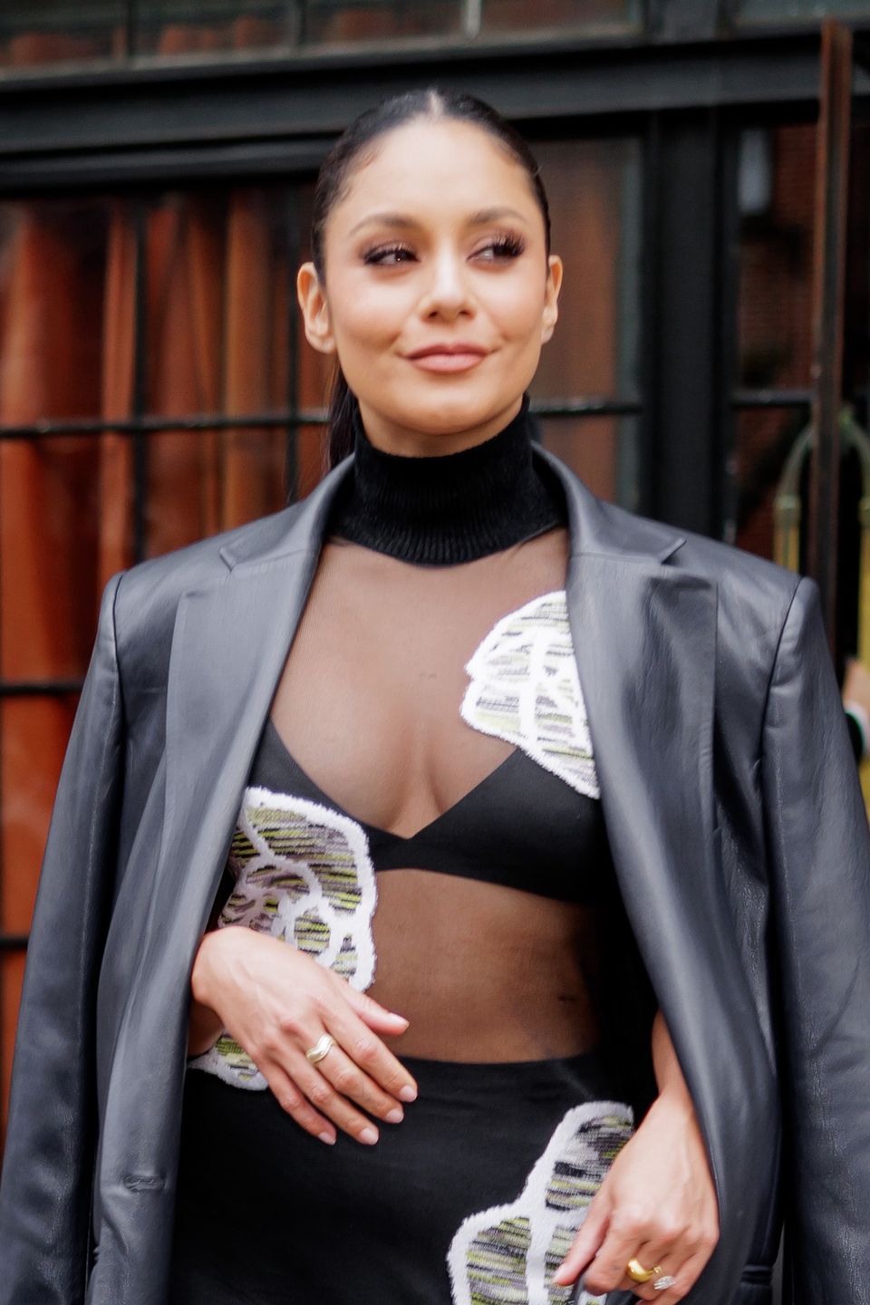 Vanessa Hudgens w nagiej sukience