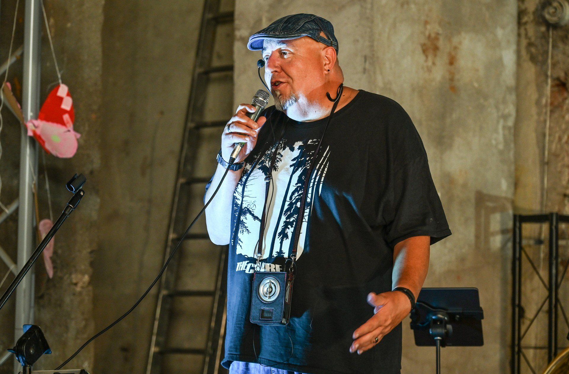 Damian Rączka, przewodnik, regionalista, członek Fundacji Synagoga w Fordonie-Dom Kultury.