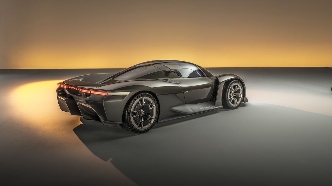 Porsche Mission X to nowy prototyp hiperauta. Ma otwierane do góry drzwi i ambitny plan