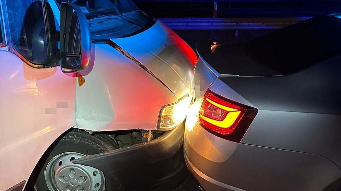 Kierowcę udało się zatrzymać po zablokowaniu drogi samochodem służbowym SG