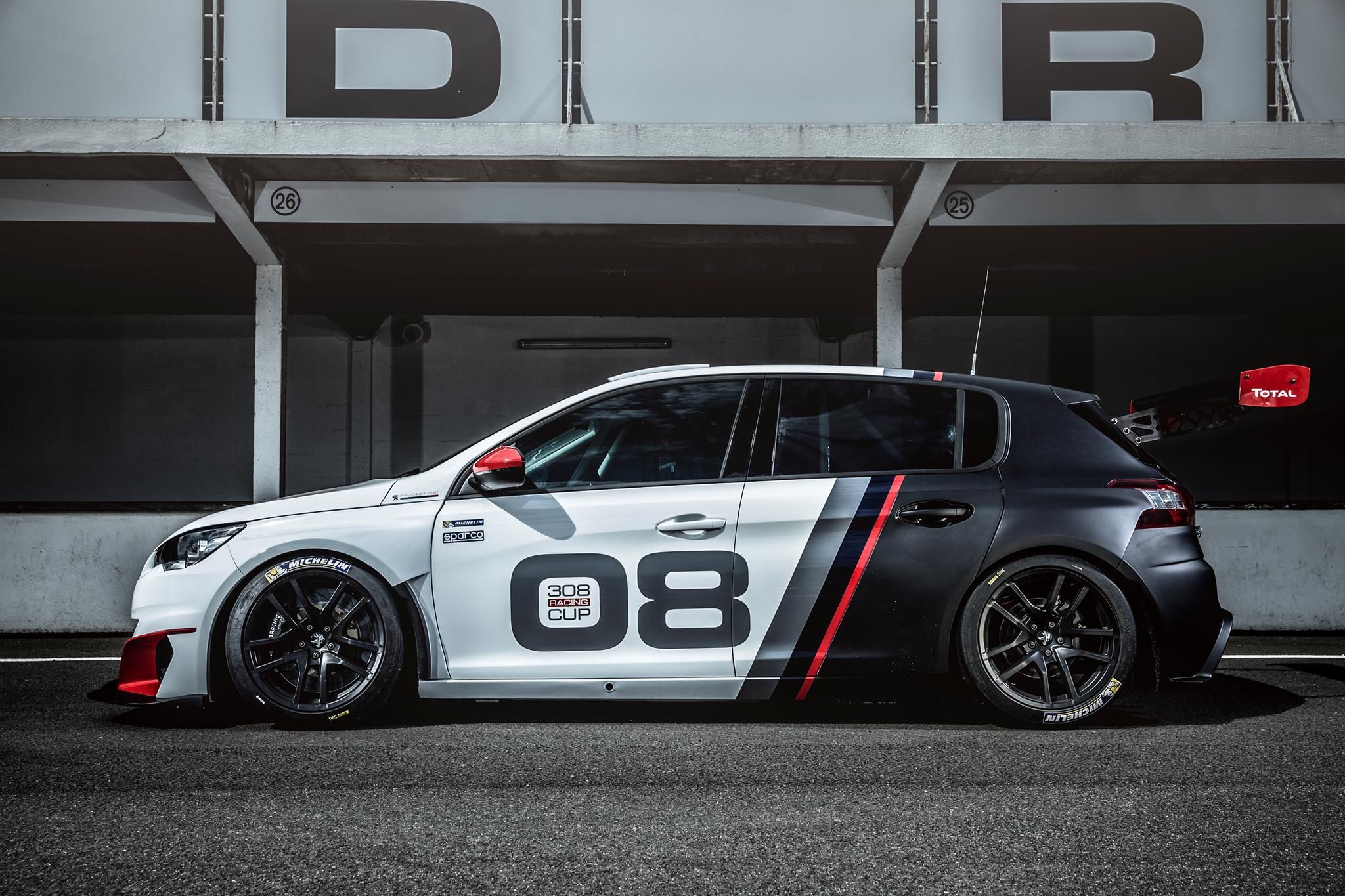 Peugeot na razie się czai, ale w końcu wejdzie do TCR