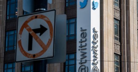 "Washington Post": rząd USA rozważa ingerencję w przejęcie Twittera