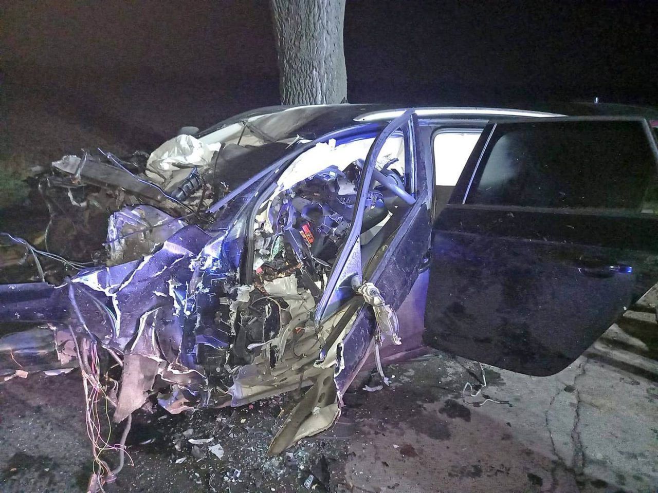 Auto doszczętnie rozbite